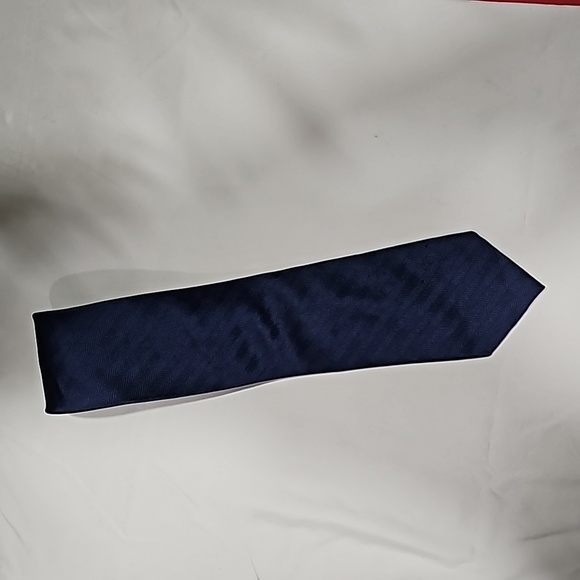 Chaps Men's Navy Blue Necktie 👔 - Picture 7 of 7
